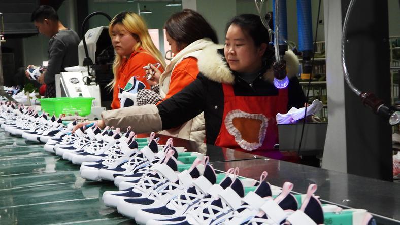 体育鞋服制造商继续全球漂泊